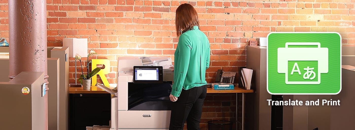 translate-print-main-picto-1400x520-nl Vrouw die een printer gebruikt