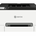 Xerox® C240 kleurenprinter Vooraanzicht van de Xerox® C240 kantoorprinter